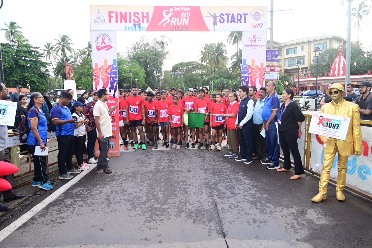 Participants of Red Run 2025